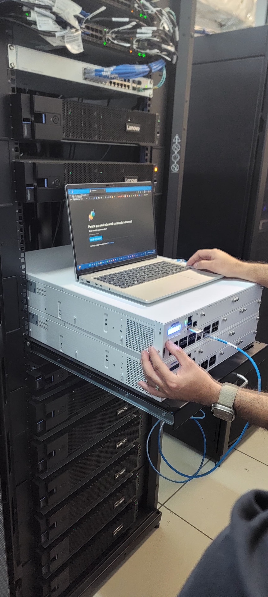 Comissionamento do XGS 8500 no rack do data center